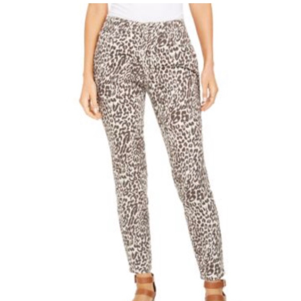 NWT Style & Co. Skinny Mid Rise Tummy Control-Curvy Fit Pants (Size: 12)